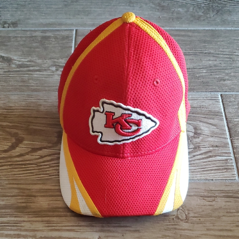 New Era NFL Kansas Ciry Chiefs Red and Yelloe Cap with Logo Size Small/Medium